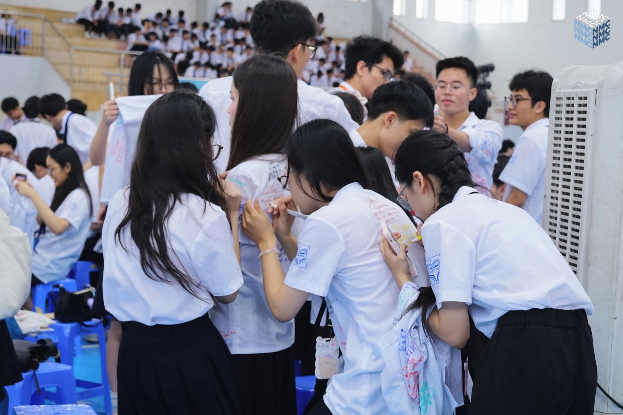 THÁNG 5-2025: Bước vào thế giới nghề nghiệp